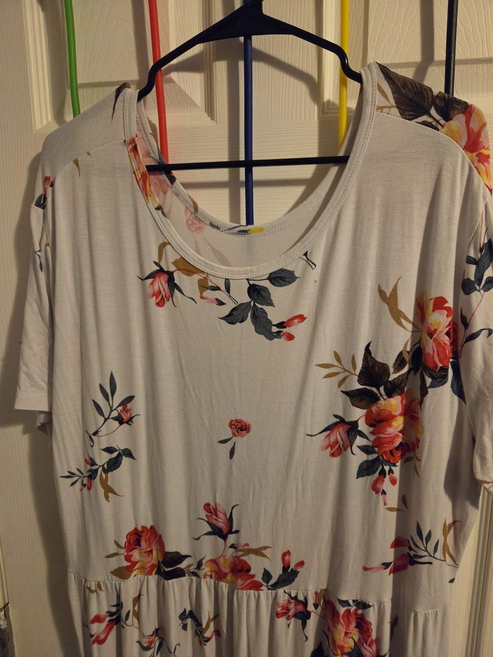 Women's White Floral Scoop Neck Dress